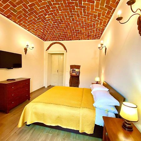 Exquisitely Renovated And Centrally Located Apartment With Free Parking Turin Exterior foto